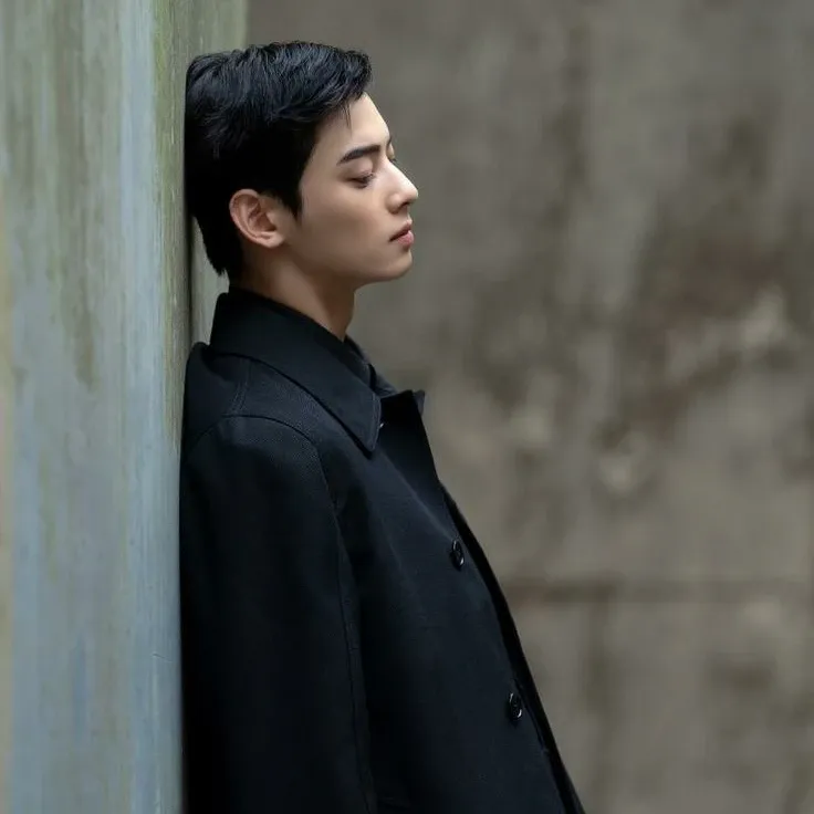 Latest photo of Cha Eunwoo