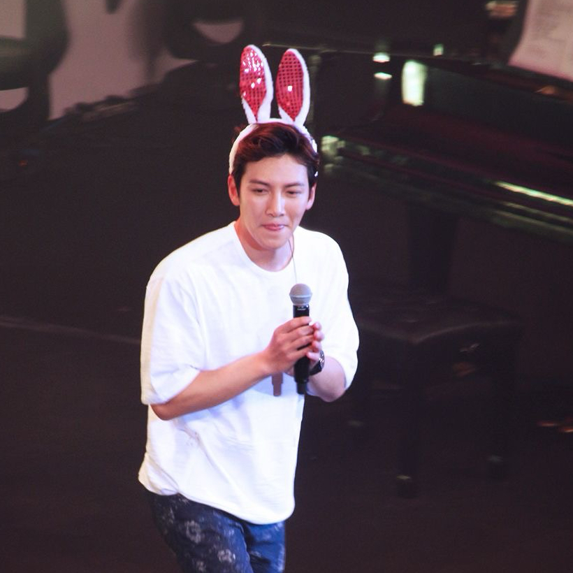 粉丝拍下的池昌旭瞬间