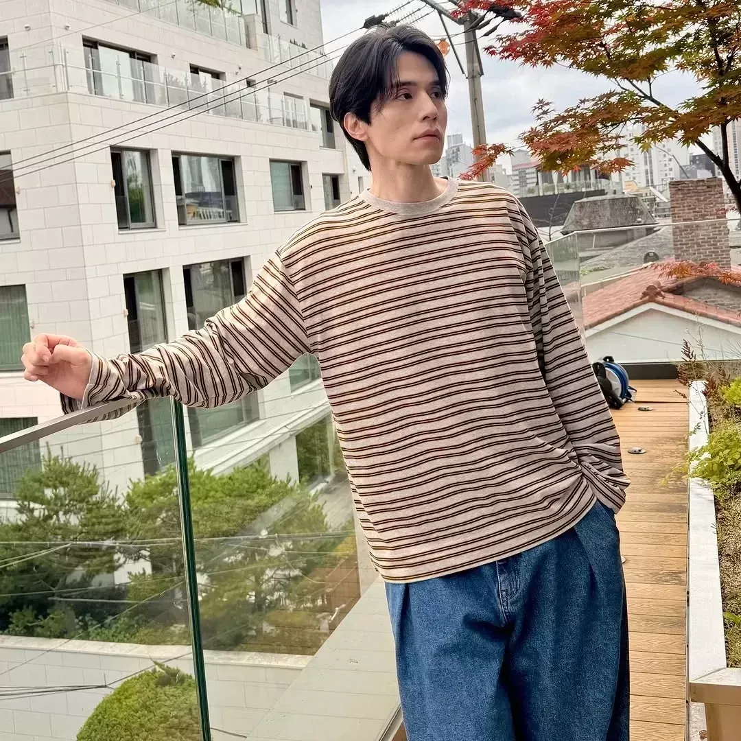 A moment captured by a fan of Lee Dongwook