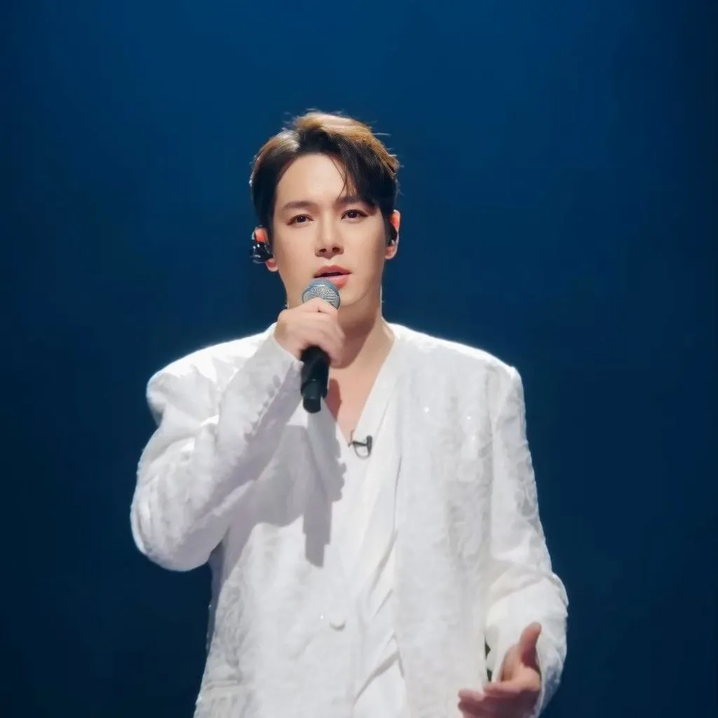 Recent activity shot of Hwanhee