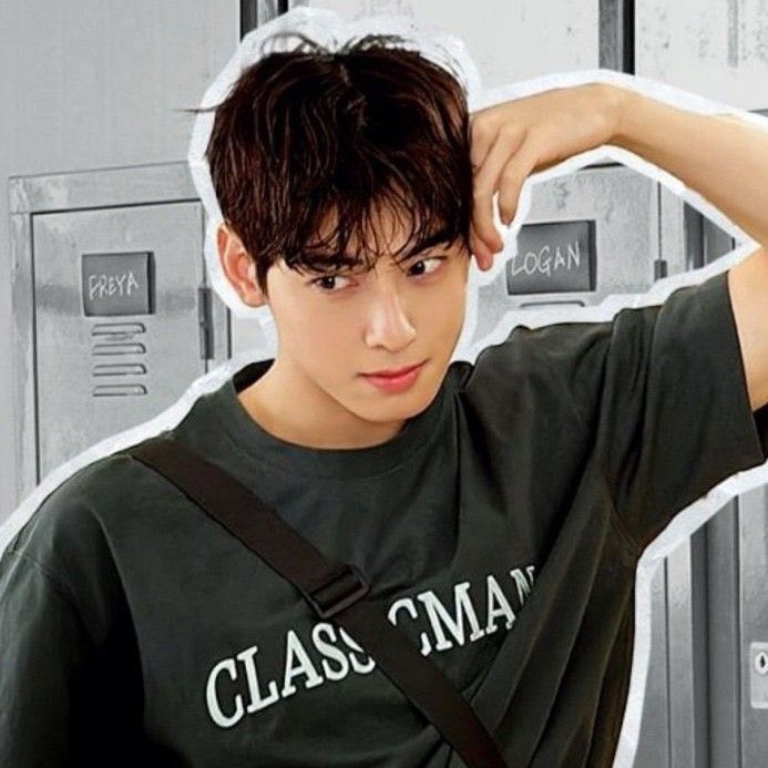 A moment captured by a fan of Cha Eunwoo