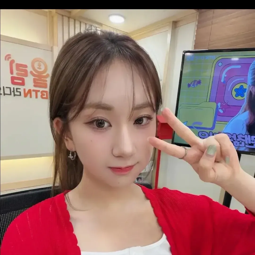 Cuplikan di balik layar dari Jeon Yujin
