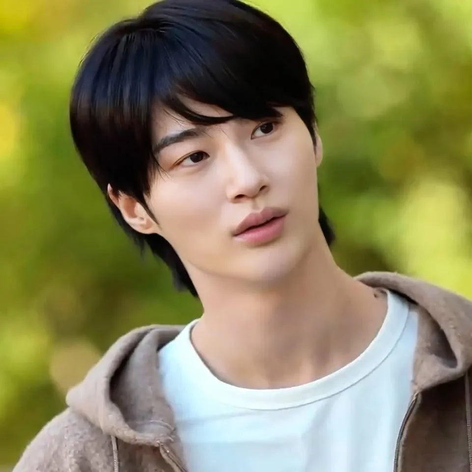 변우석 최근 활동샷
