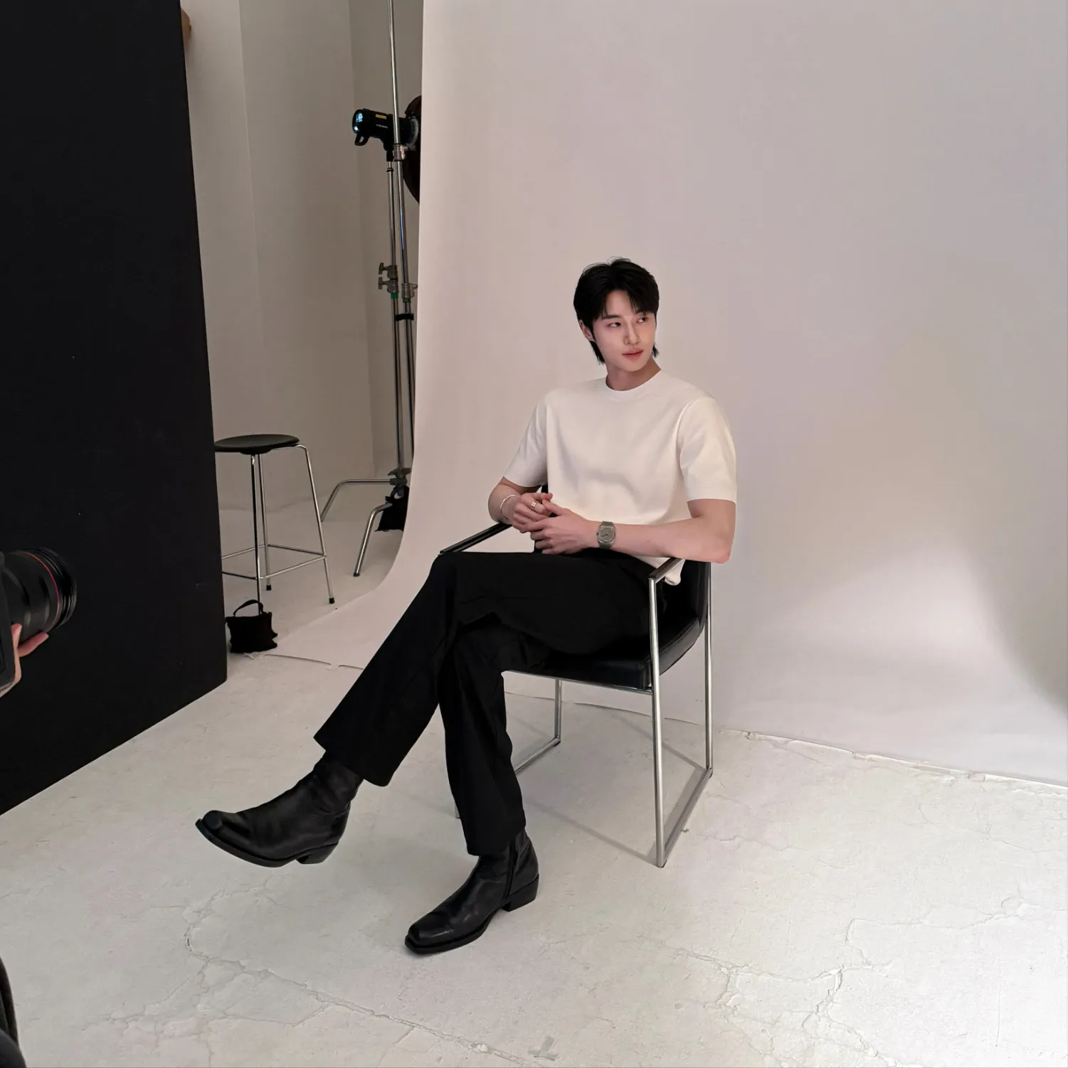 Behind-the-scenes cut of Byeon Wooseok