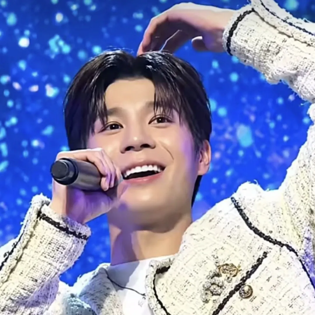 A moment captured by a fan of Jeong Dongwon