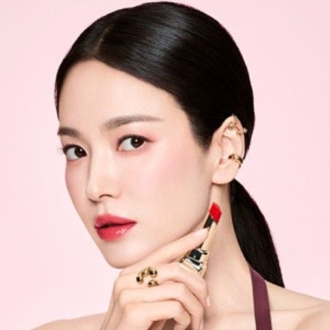 Recent activity shot of Song Hyekyo