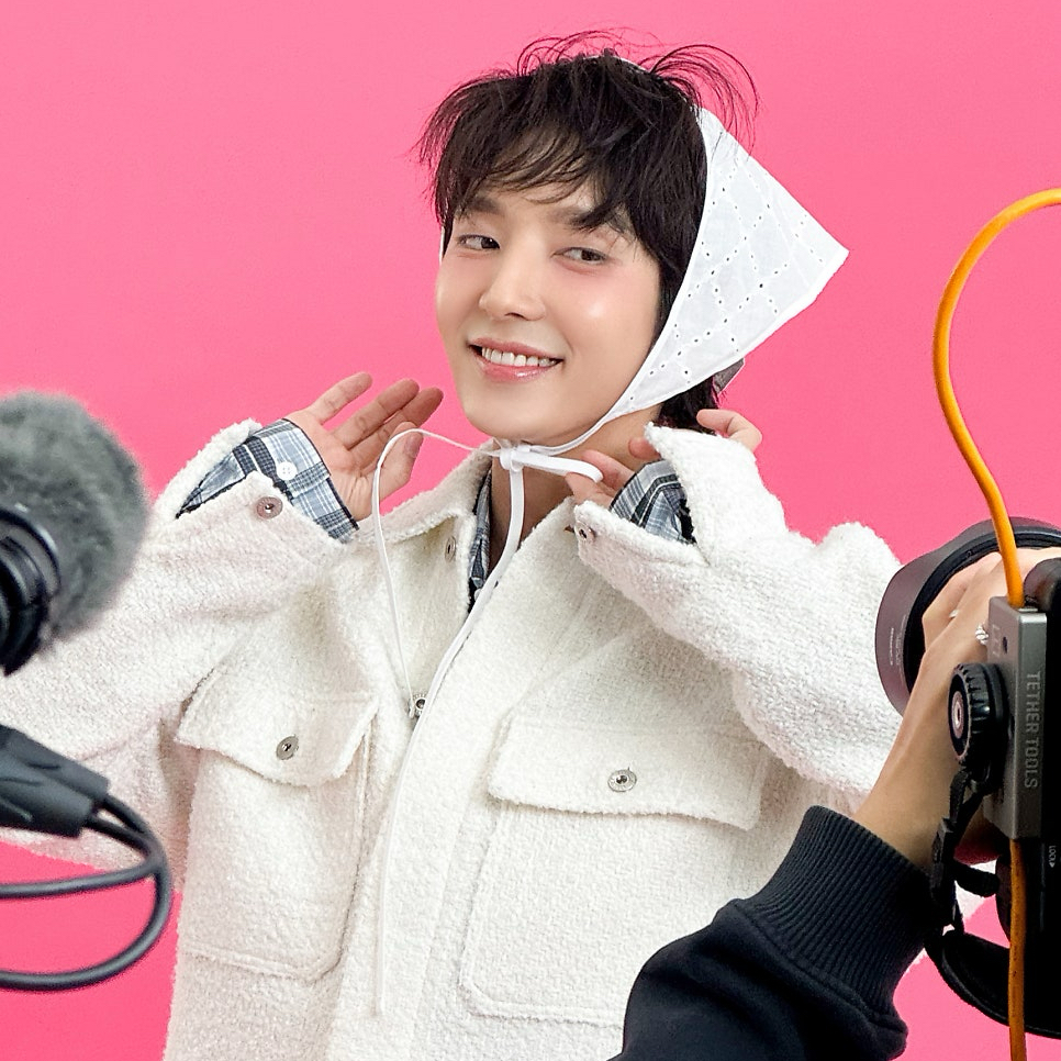 Behind-the-scenes cut of Lee Joongi
