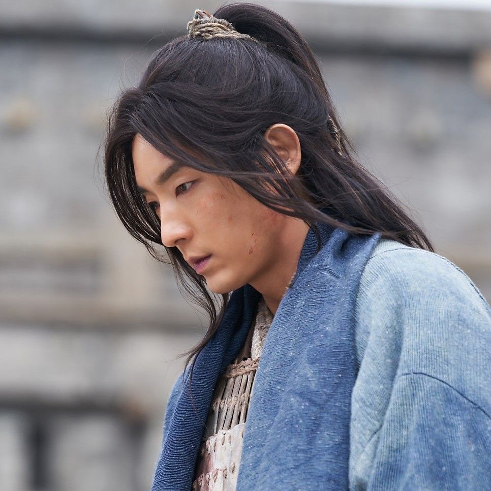 Recent activity shot of Lee Joongi