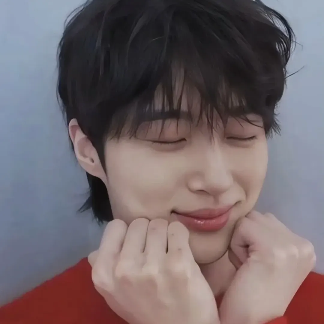 Behind-the-scenes cut of Byeon Wooseok