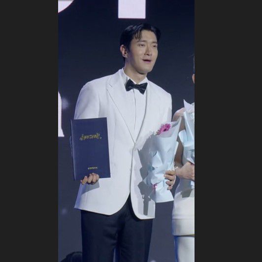 A moment captured by a fan of Choi Siwon