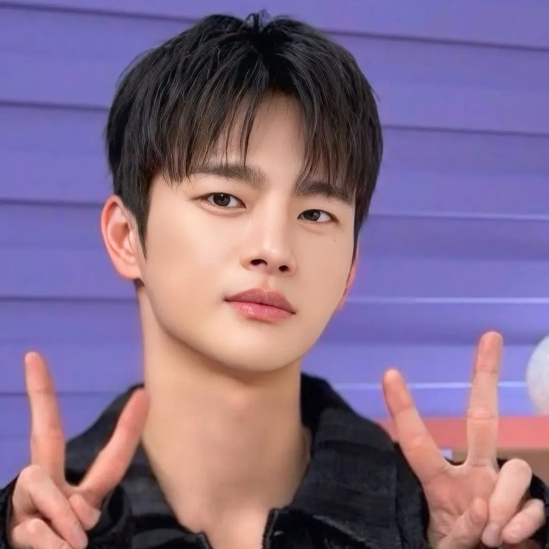 Recent activity shot of Seo Inguk