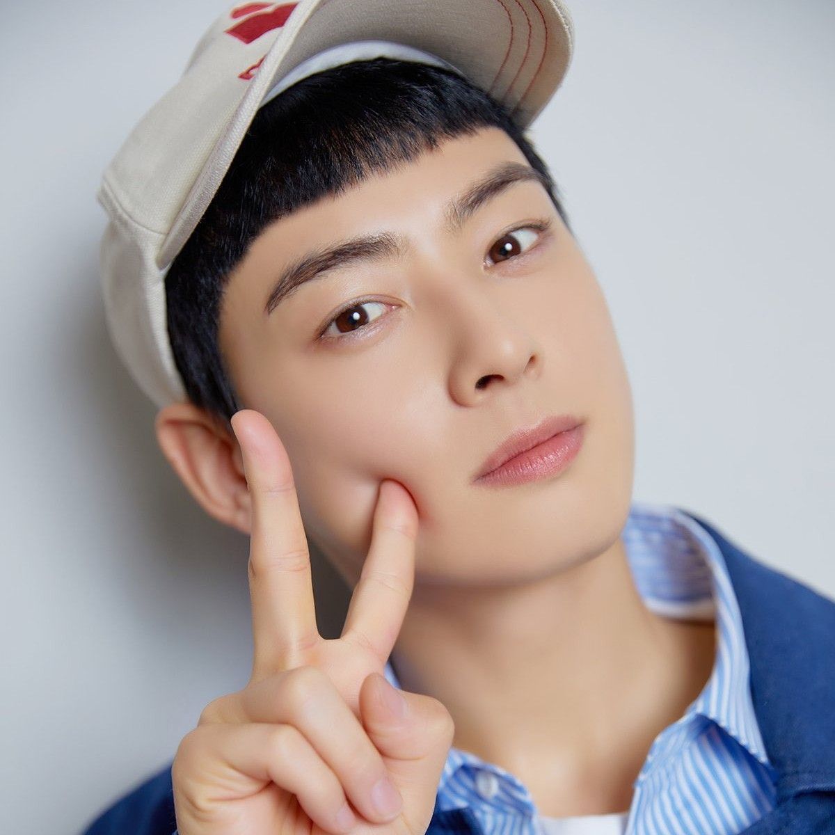 A moment captured by a fan of Cha Eunwoo