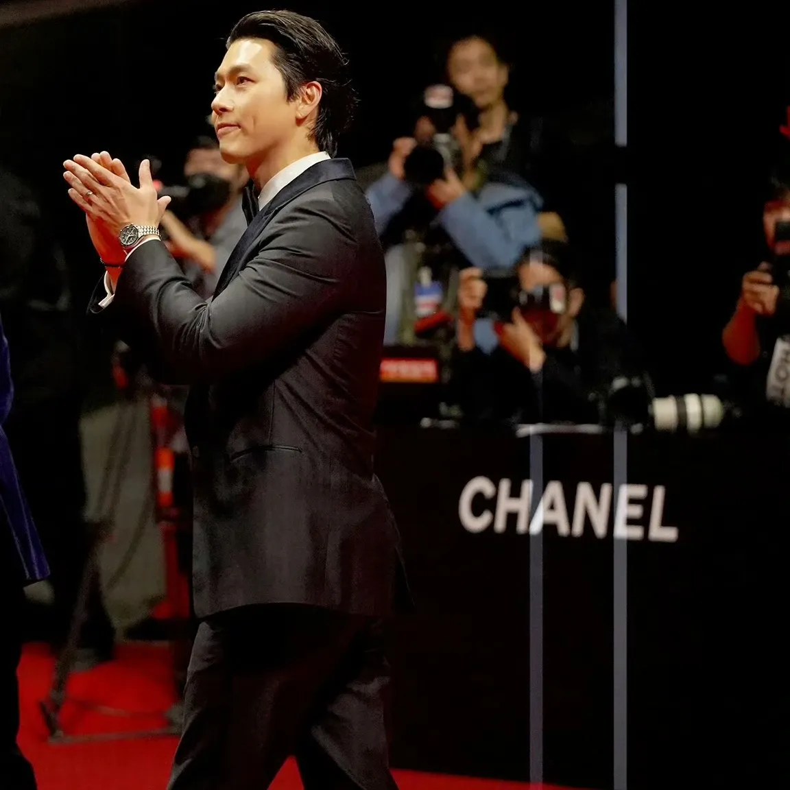 A moment captured by a fan of Hyun Bin