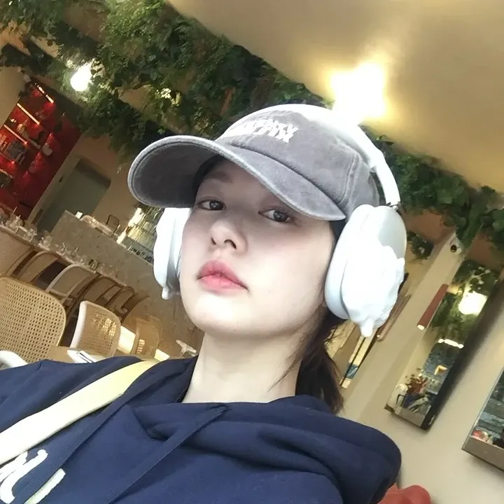 Recent activity shot of Jung Somin