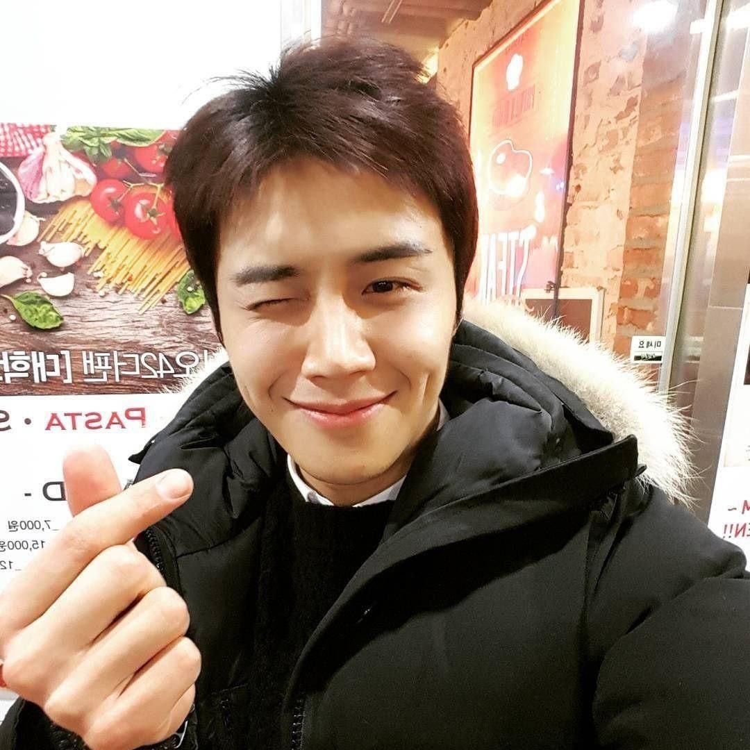 Behind-the-scenes cut of Kim Seonho