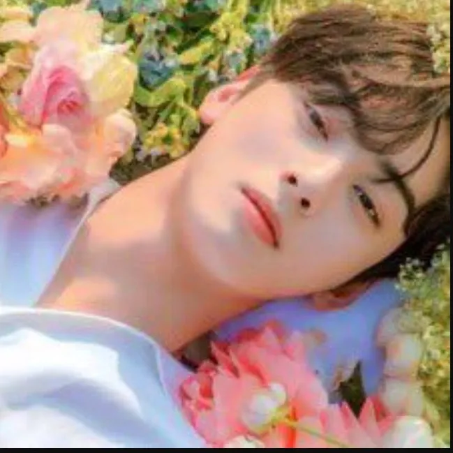 Behind-the-scenes cut of Cha Eunwoo