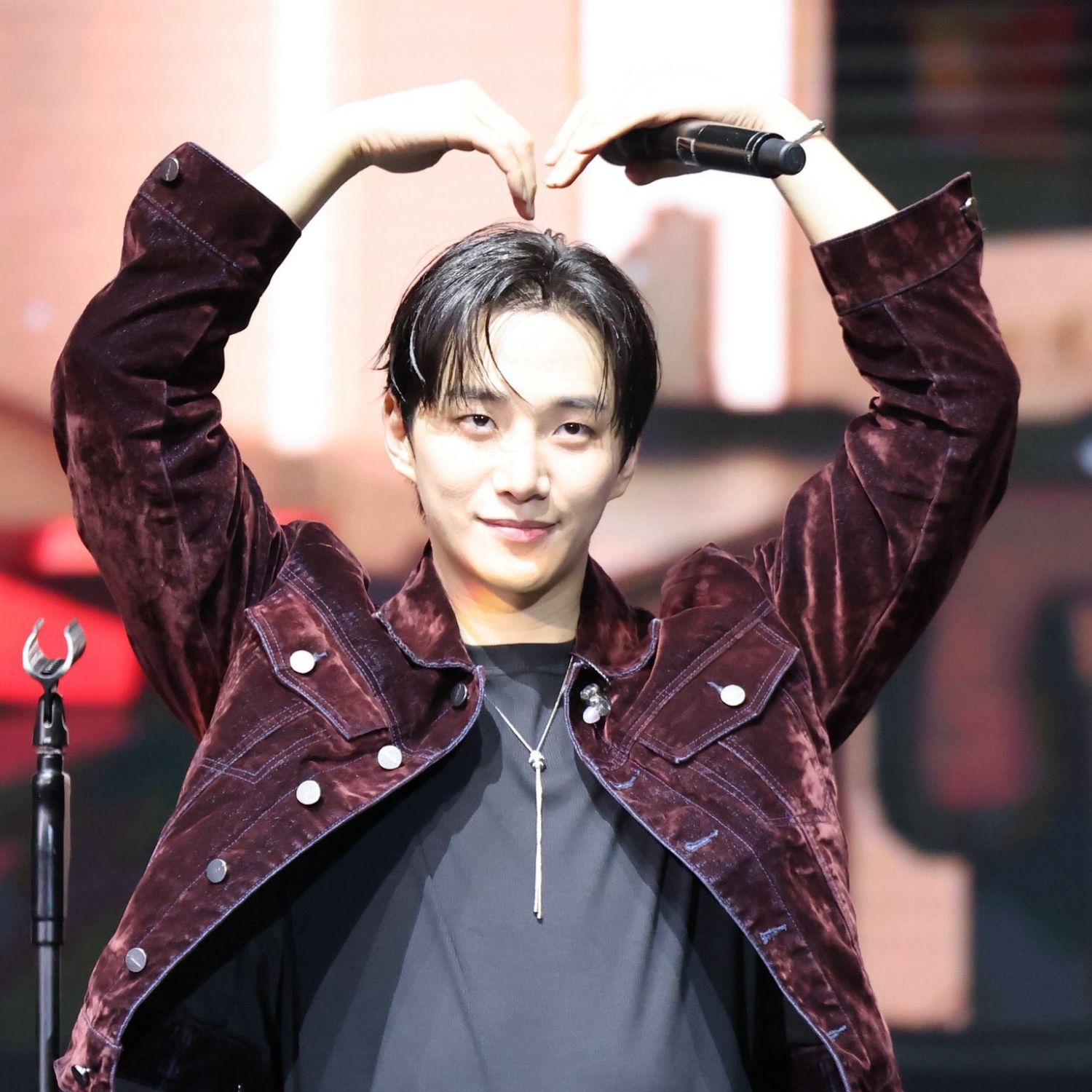 イ・ジュノのビハインドカット