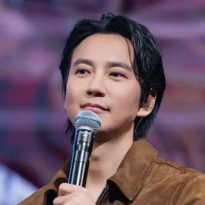 Foto terbaru dari Kim Namgil