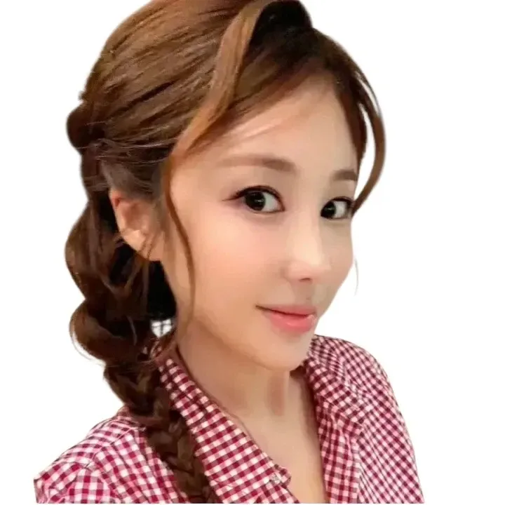 Foto terbaru dari Kim Soyou