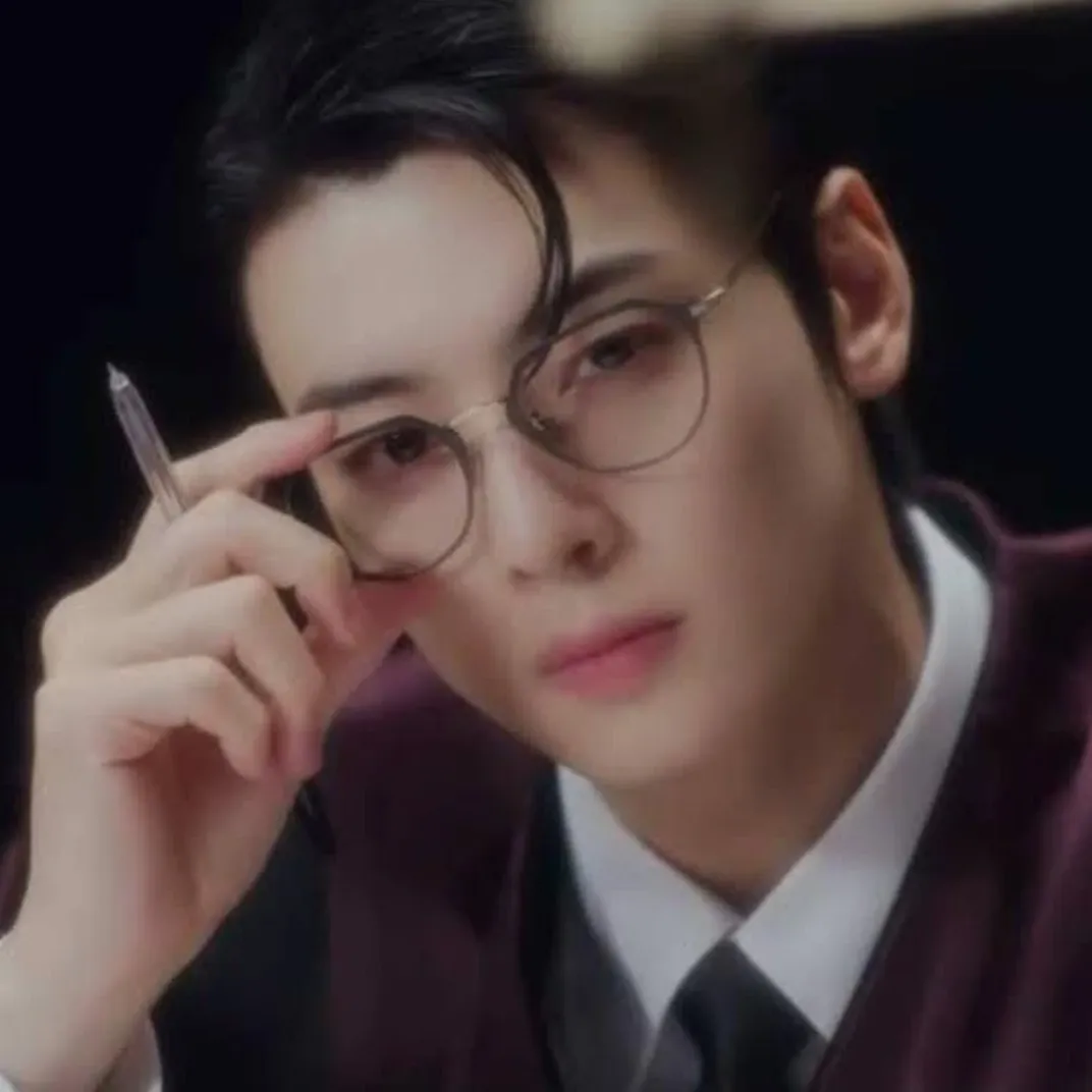 Latest photo of Cha Eunwoo