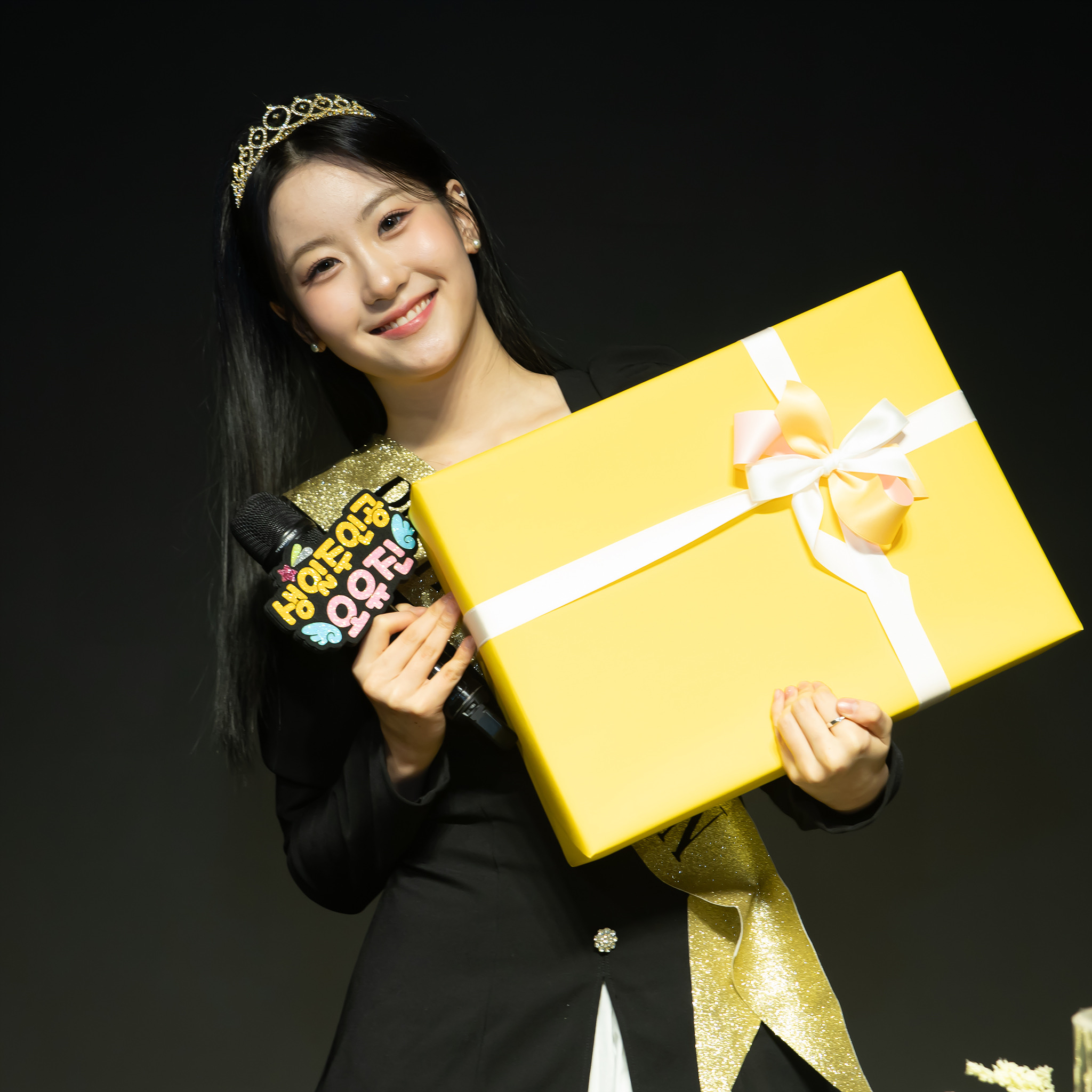 Behind-the-scenes cut of Oh Yujin