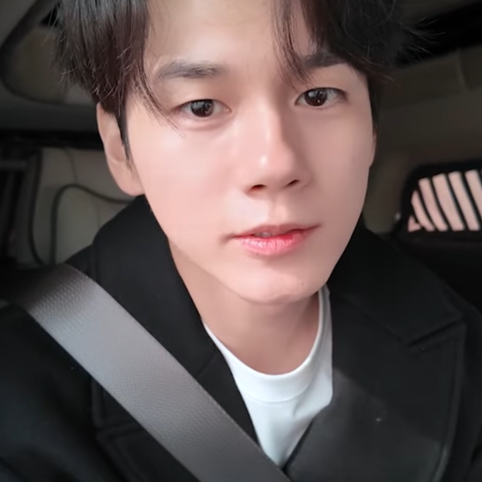 邕聖祐的最新照片