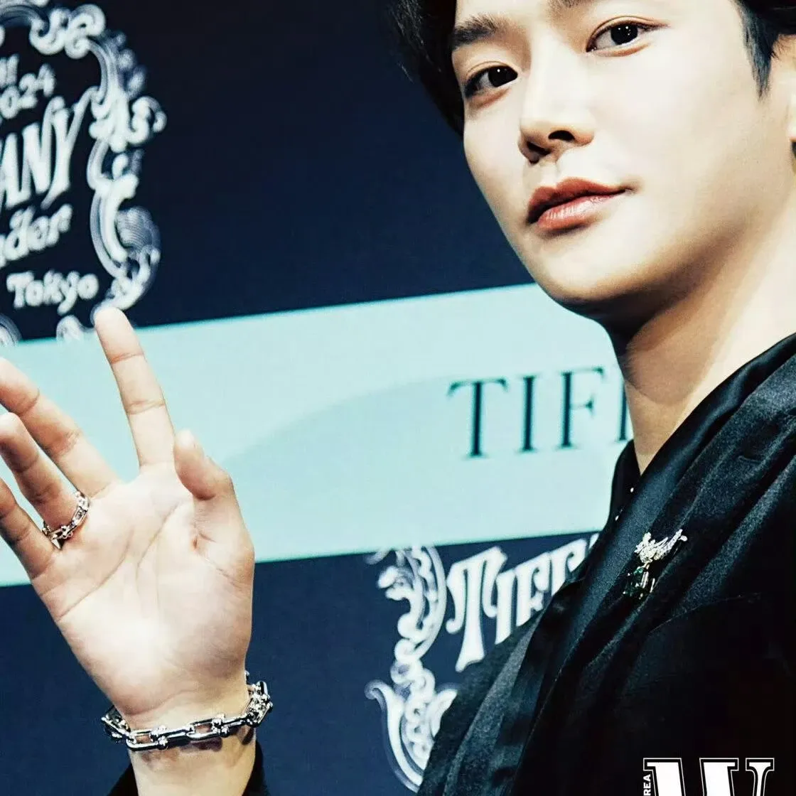 로운의 비하인드 컷