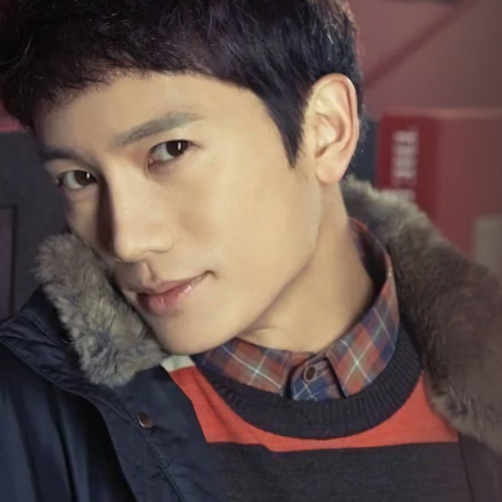 Latest photo of Ji Sung