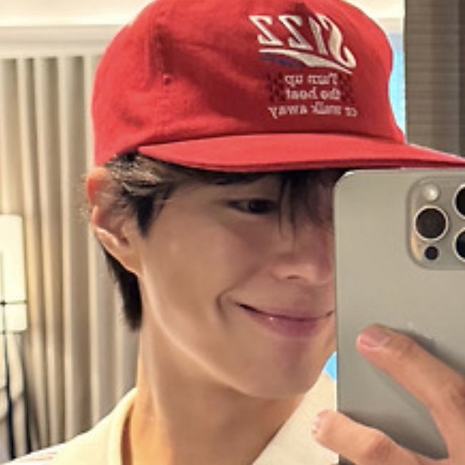 Latest photo of Park Bogum