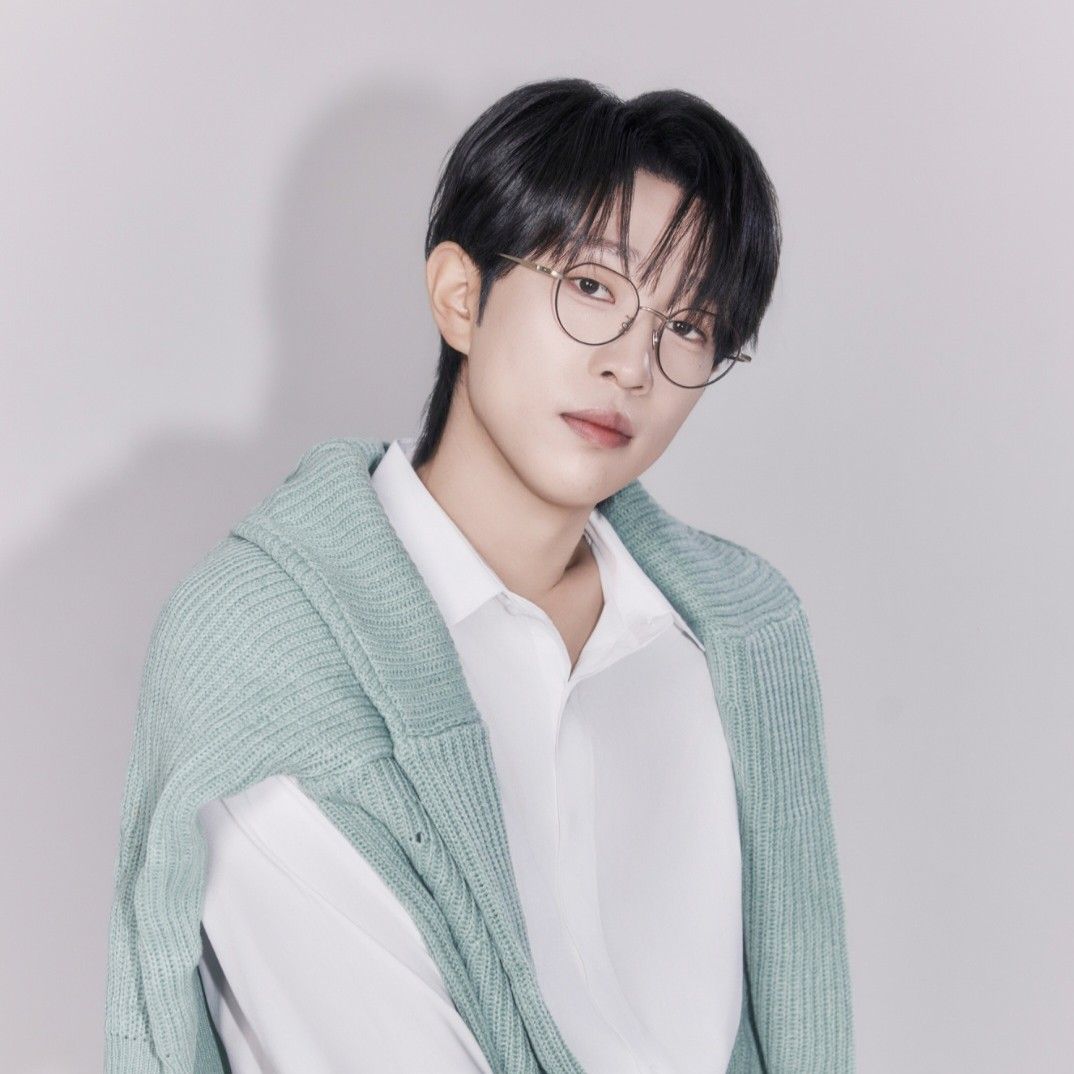 Recent activity shot of An Sunghoon