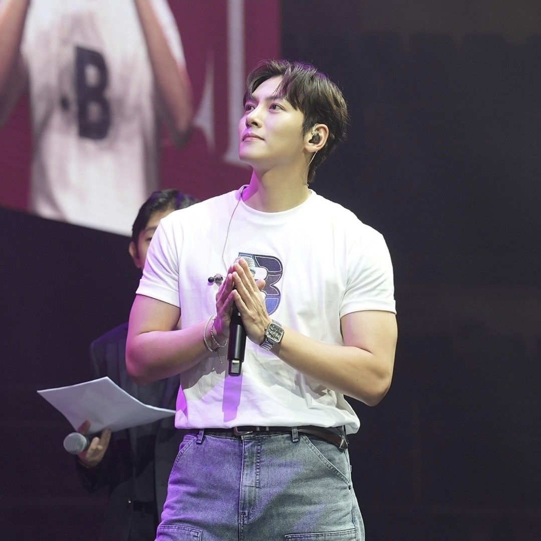 A moment captured by a fan of Ji Changwook