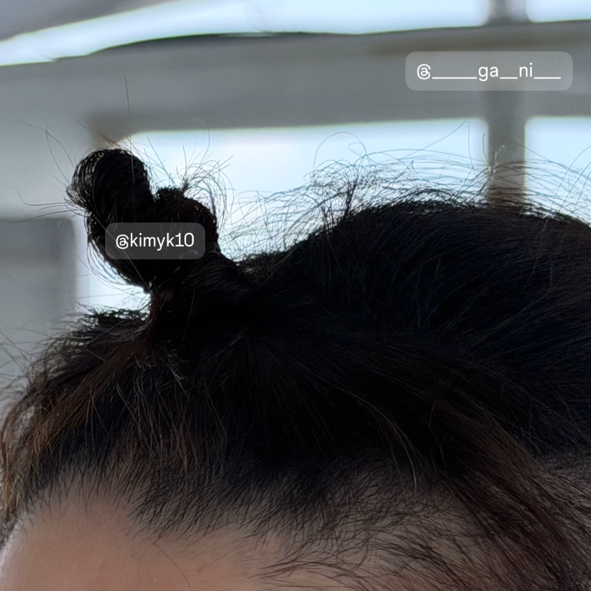 A moment captured by a fan of Kim Yeonkoung