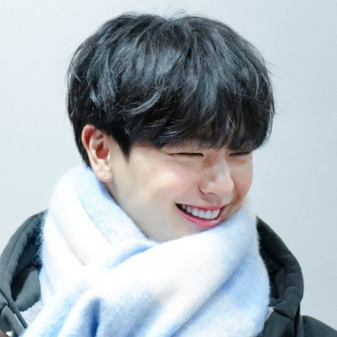 Recent activity shot of Yook Sungjae