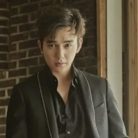 A moment captured by a fan of Yoo Seungho