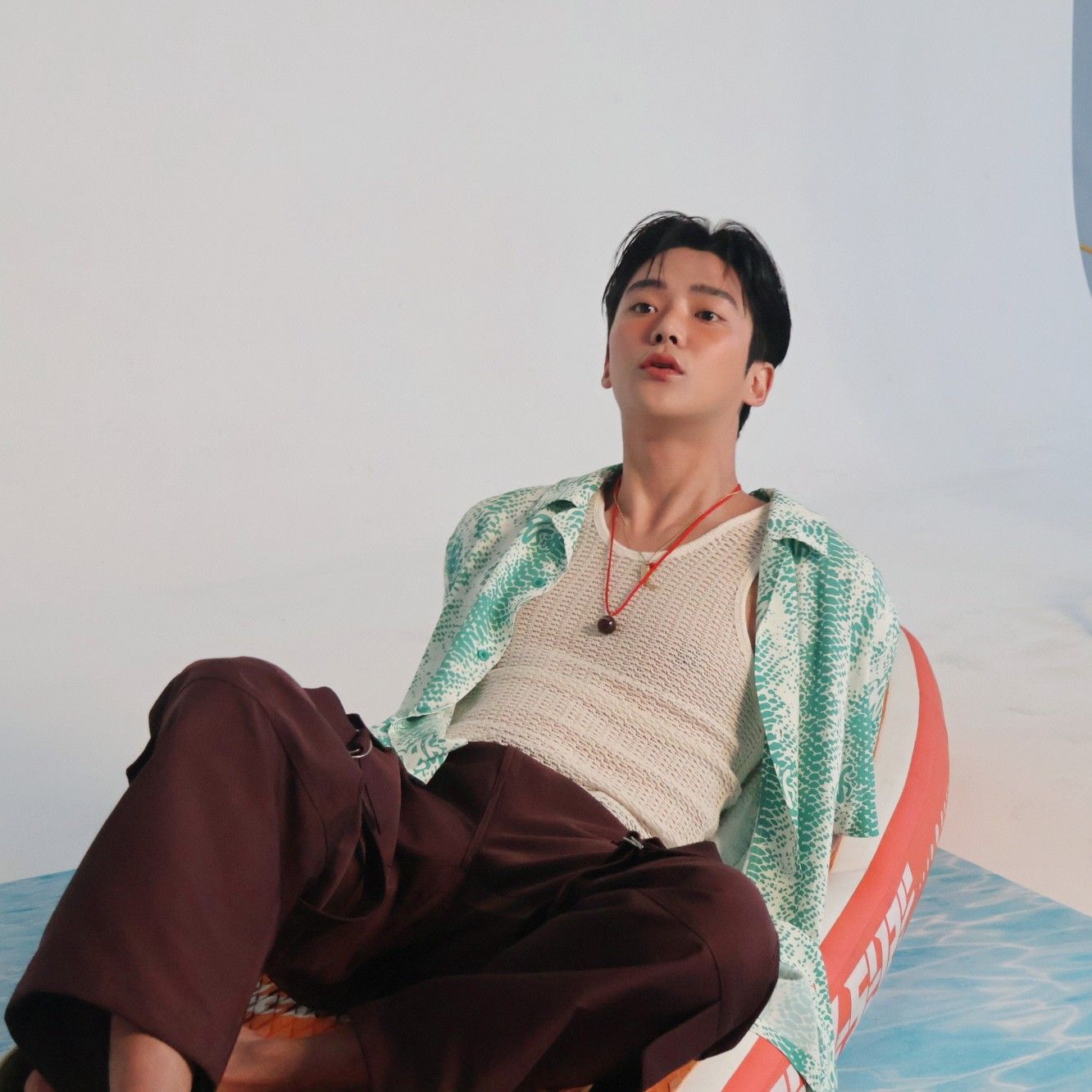 로운의 최신 사진