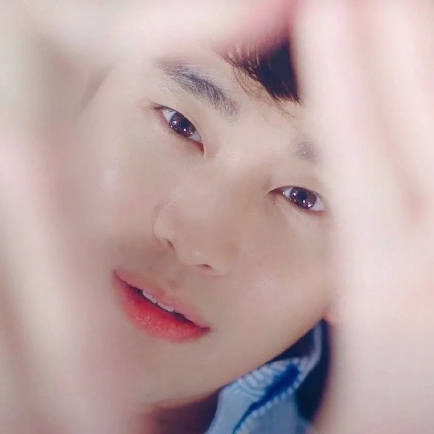 Behind-the-scenes cut of Kim Soohyun