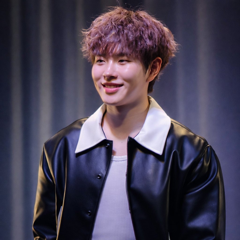 A moment captured by a fan of Lee Byeongchan