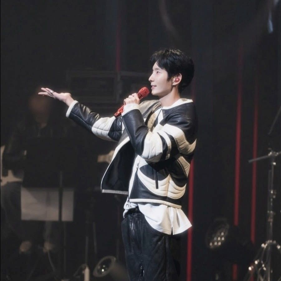이준기 최근 활동샷