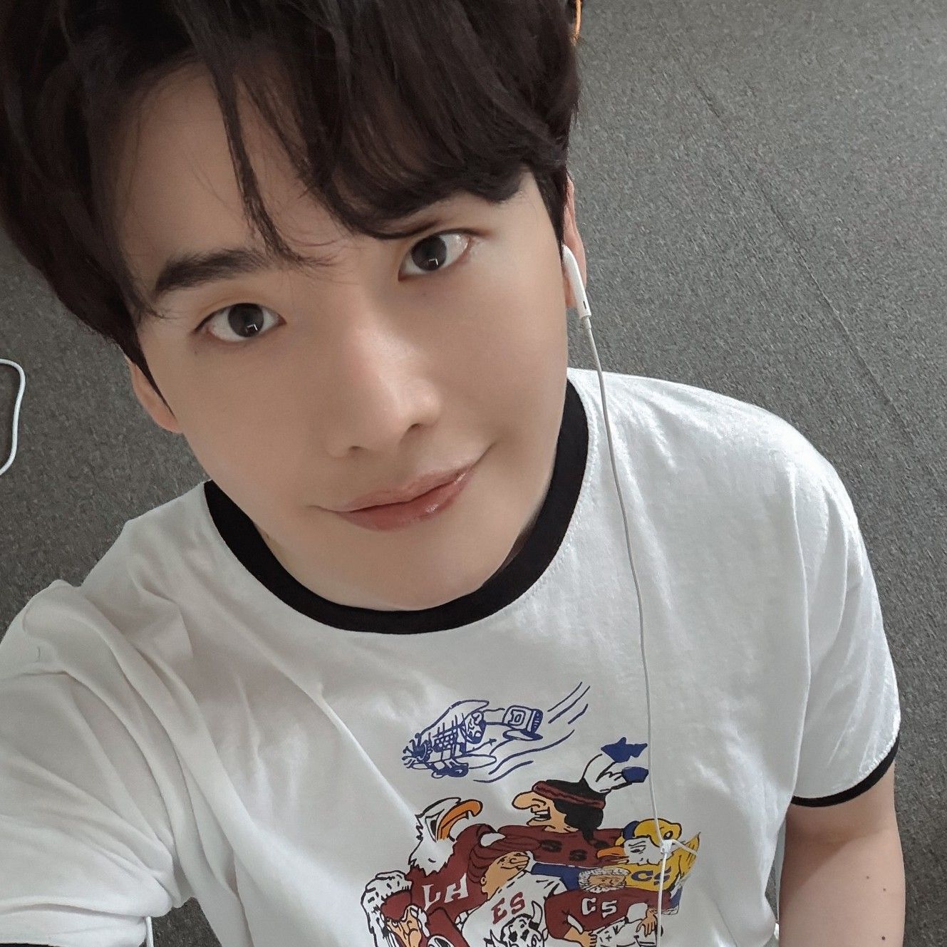 A moment captured by a fan of Lee Jongsuk