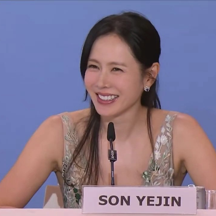 ソン・イェジンの最新写真