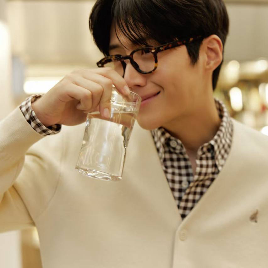 Momen yang diabadikan oleh penggemar Kim Seonho