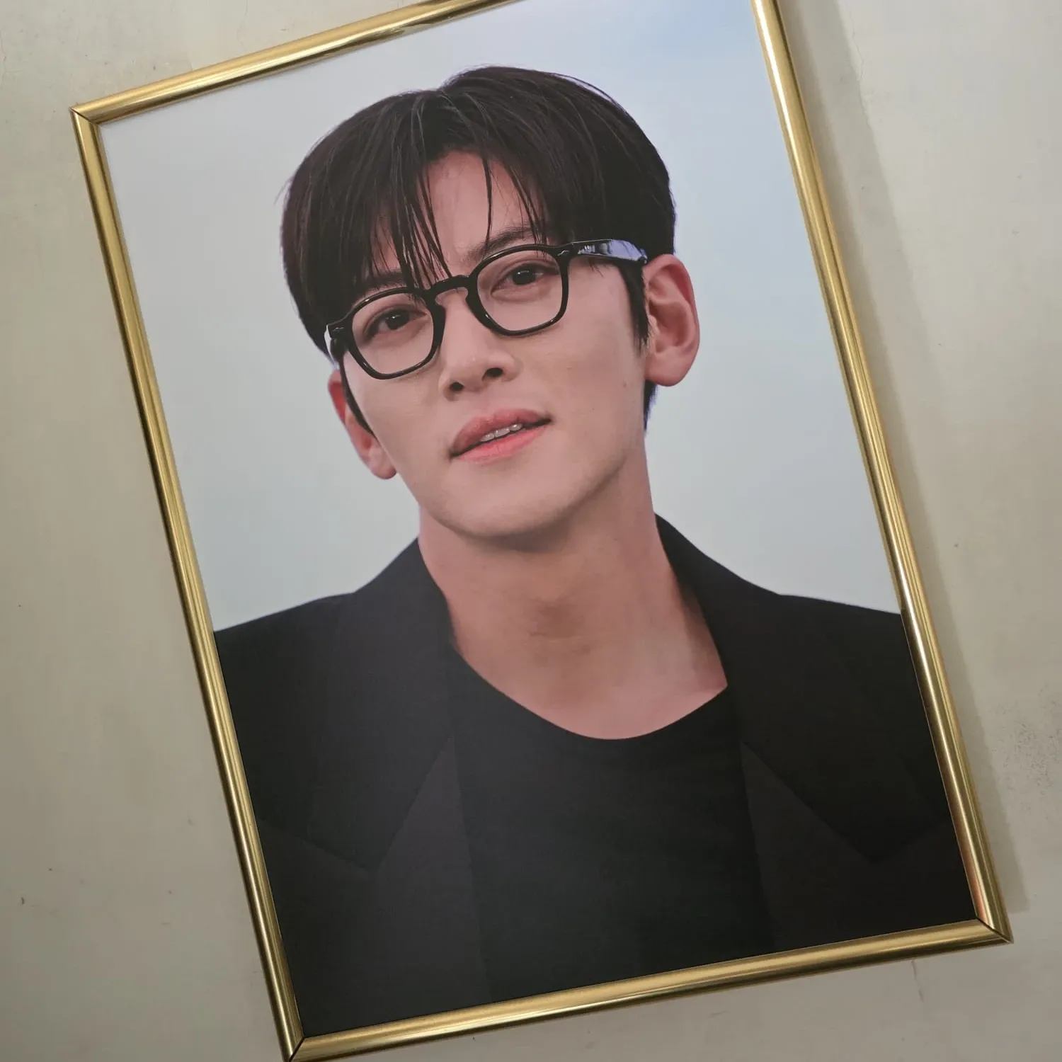 Behind-the-scenes cut of Ji Changwook