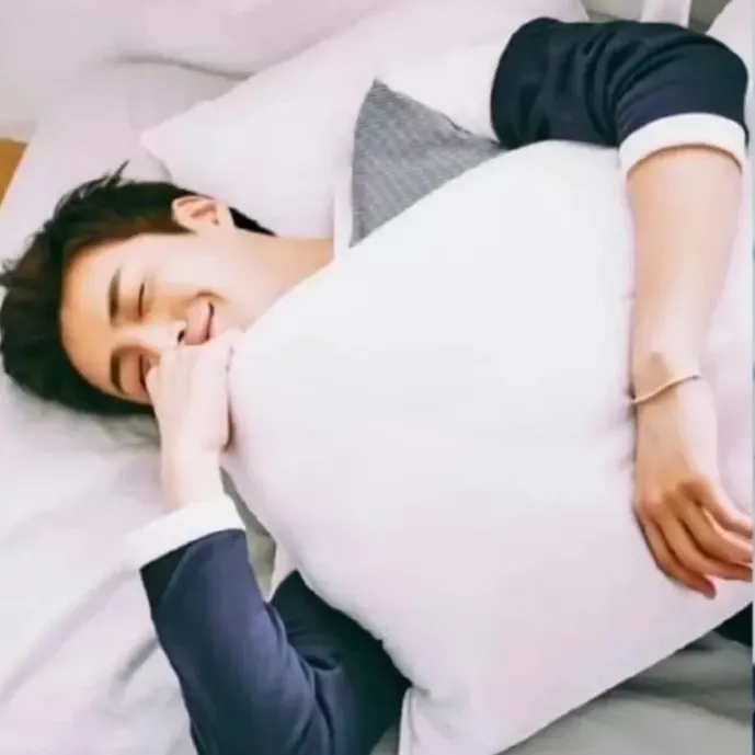 Foto kegiatan terbaru dari Kim Seonho