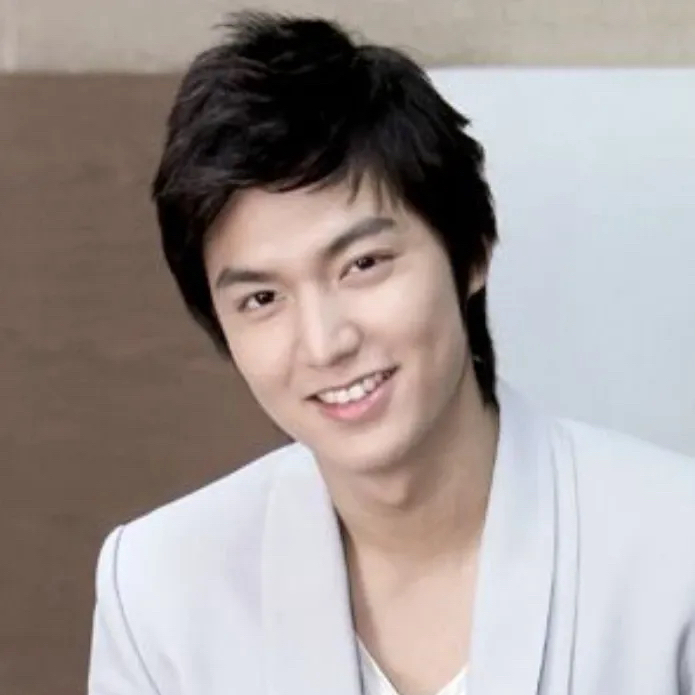 Recent activity shot of Lee Minho