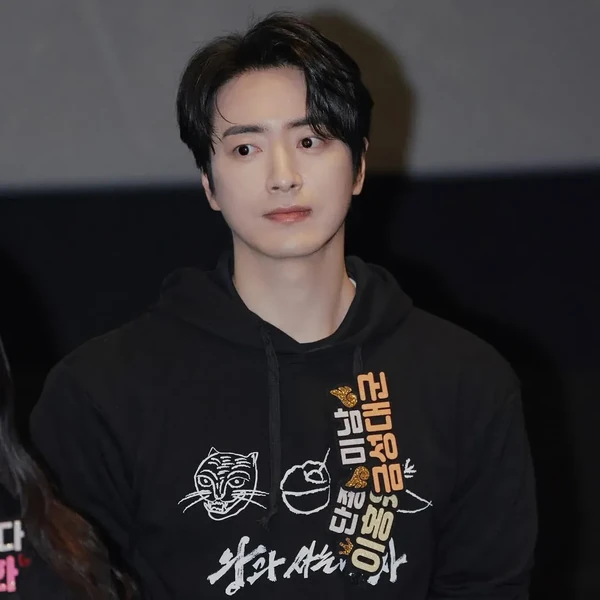 Popular profile image of Lee Joonhyuk selected by vote