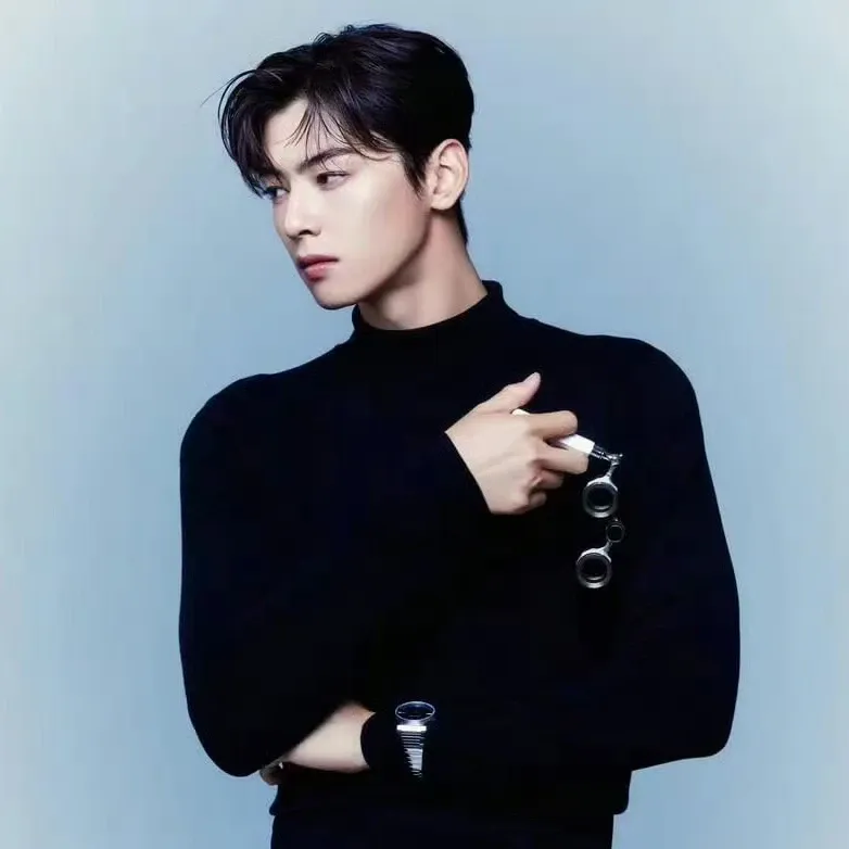 Recent activity shot of Cha Eunwoo