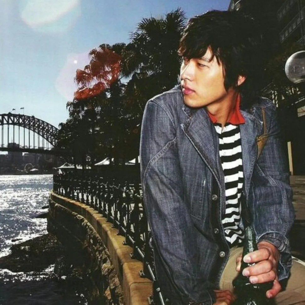 A moment captured by a fan of Hyun Bin