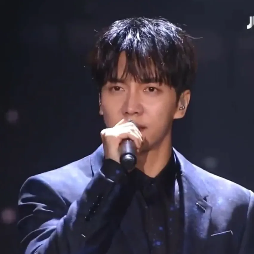 Foto kegiatan terbaru dari Lee Seunggi
