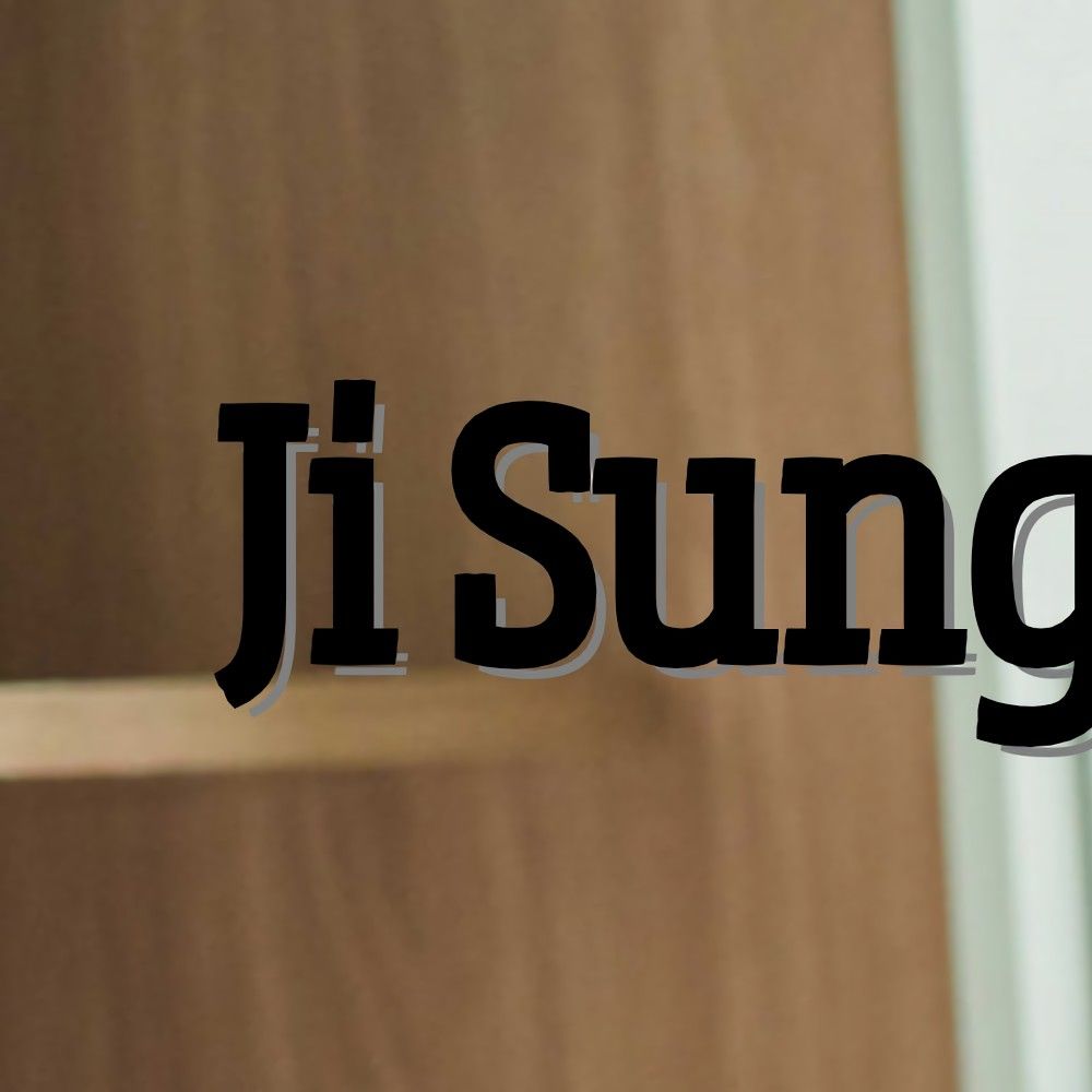 Behind-the-scenes cut of Ji Sung