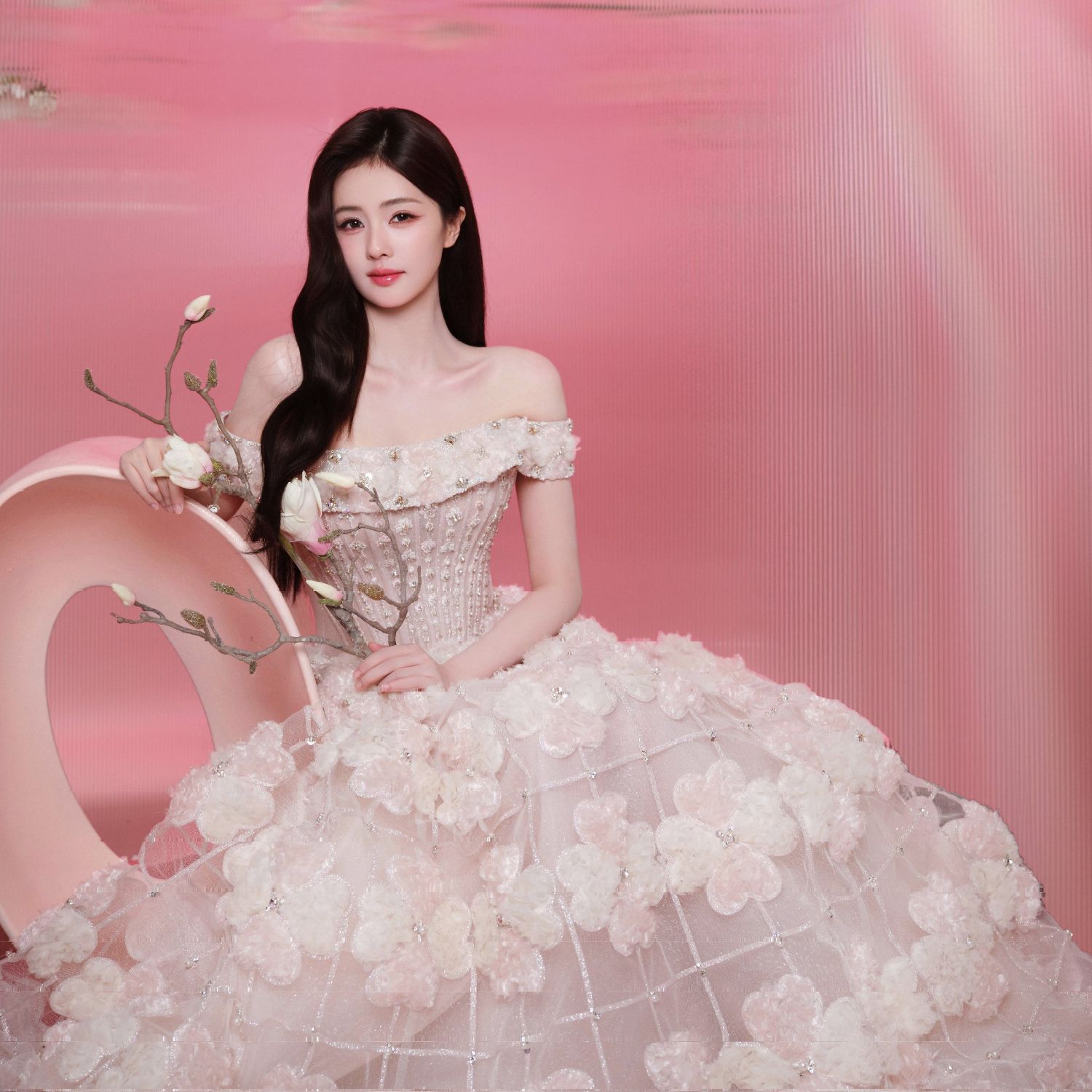 Behind-the-scenes cut of Bai Lu